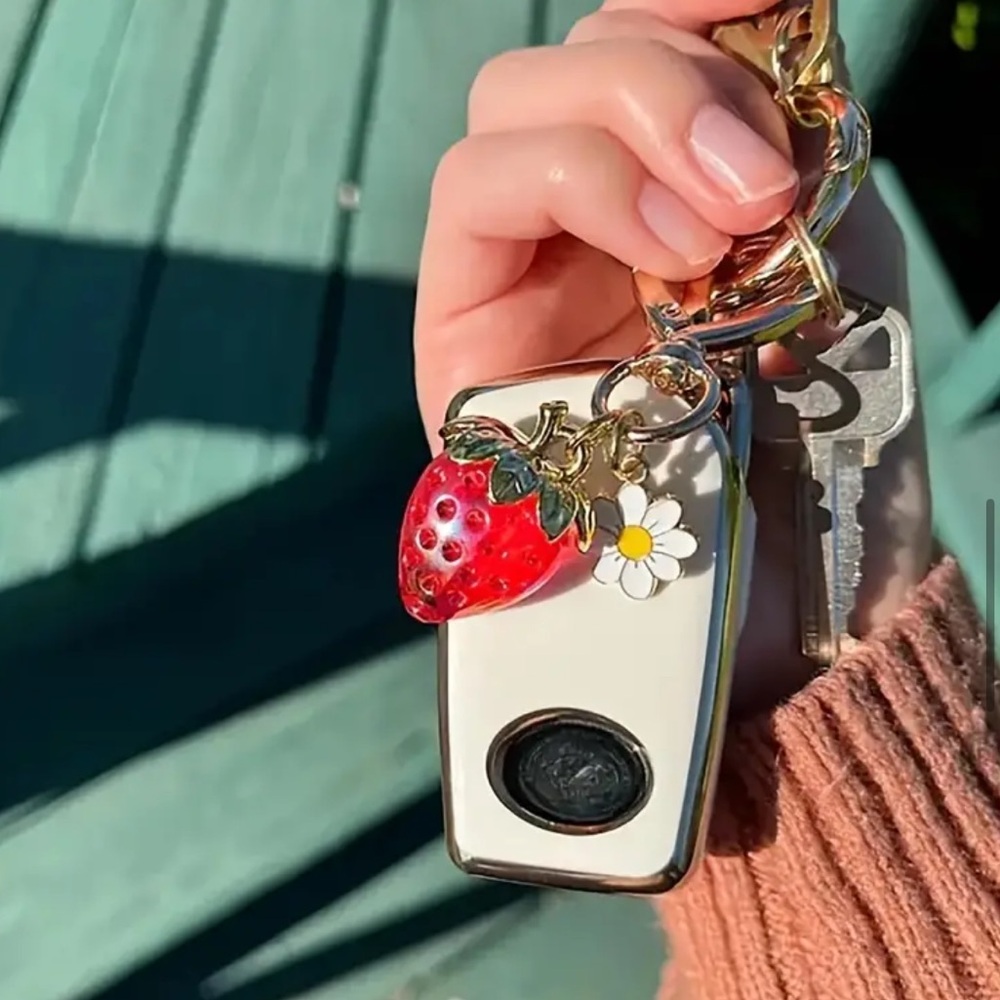 Strawberry & Floral Bag Charm - Picture 3 of 4